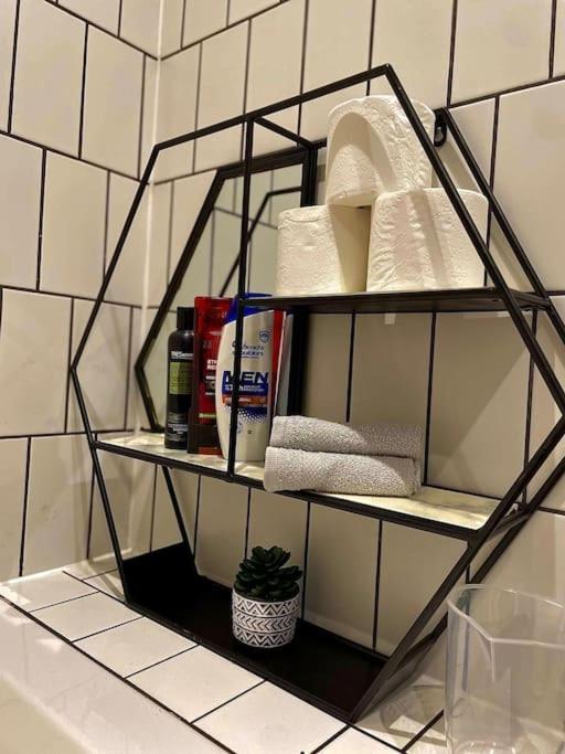 Cityzenretreat - Mezzanine Apartment Sleeps 4 Sheffield City Centre Esterno foto