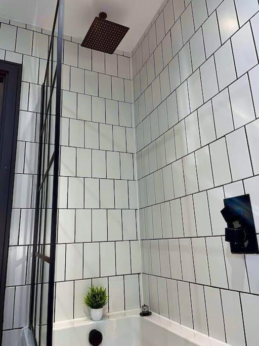 Cityzenretreat - Mezzanine Apartment Sleeps 4 Sheffield City Centre Esterno foto