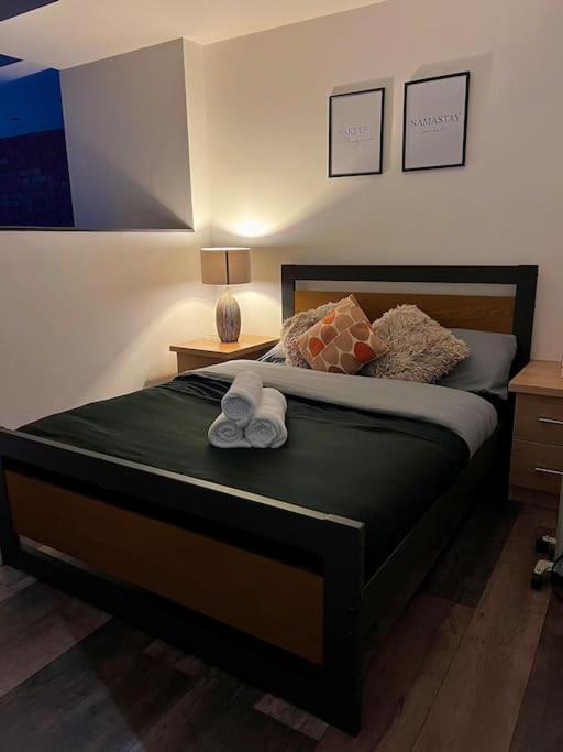 Cityzenretreat - Mezzanine Apartment Sleeps 4 Sheffield City Centre Esterno foto